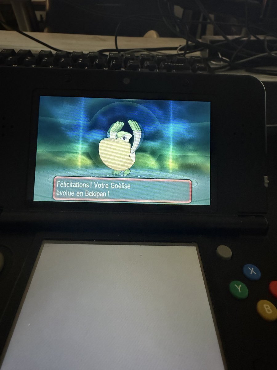 Mayroxsh's tweet photo. ✨goelise shiny encore évoluer en bekipan en 280 rencontres en horde go phase 3 dynavolt✨ https://t.co/z02RXHaMN4