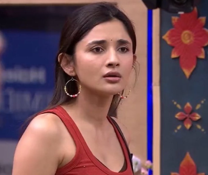 I_Am_His_Fan's tweet photo. DSA proving he is the biggest idiot ever!!!
Dumbo is feeling disrespected because Kanika didn’t gave him “Validation” 😭😭

Ego Hurt ho gayi Nalle ki……

And what the F is “ Washroom mein jaunga waha pe meri help karna” ???

Chapri Womaniser!

#BiggBoss20 • #BB20 • #KanikaMann https://t.co/cop0t6KdyV