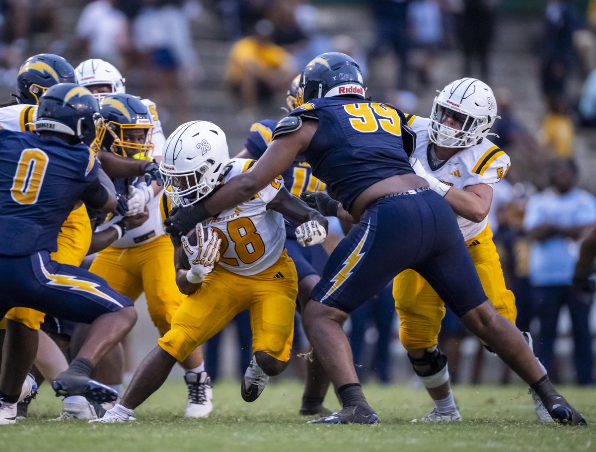 mjohnsonphoto's tweet photo. Photos from last nightโs high school game as Madison Prep defeated University High. @theadvocatebr #PHOTOS #photooftheday #nikonphotography #lhsaa #highschoolfootball #photography
https://t.co/s9JLLNrEYl https://t.co/LlL71OnyPe
