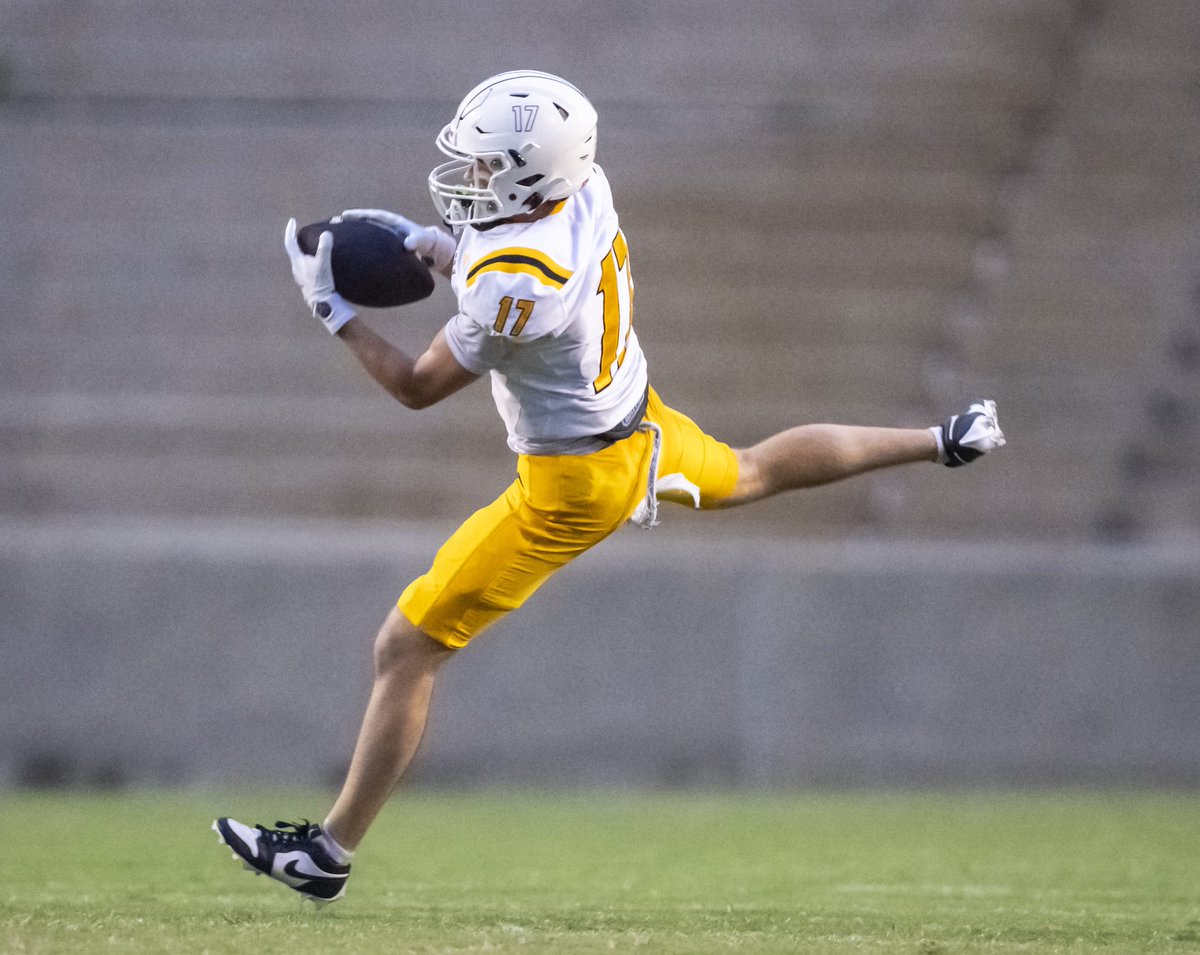 mjohnsonphoto's tweet photo. Photos from last nightโs high school game as Madison Prep defeated University High. @theadvocatebr #PHOTOS #photooftheday #nikonphotography #lhsaa #highschoolfootball #photography
https://t.co/s9JLLNrEYl https://t.co/LlL71OnyPe