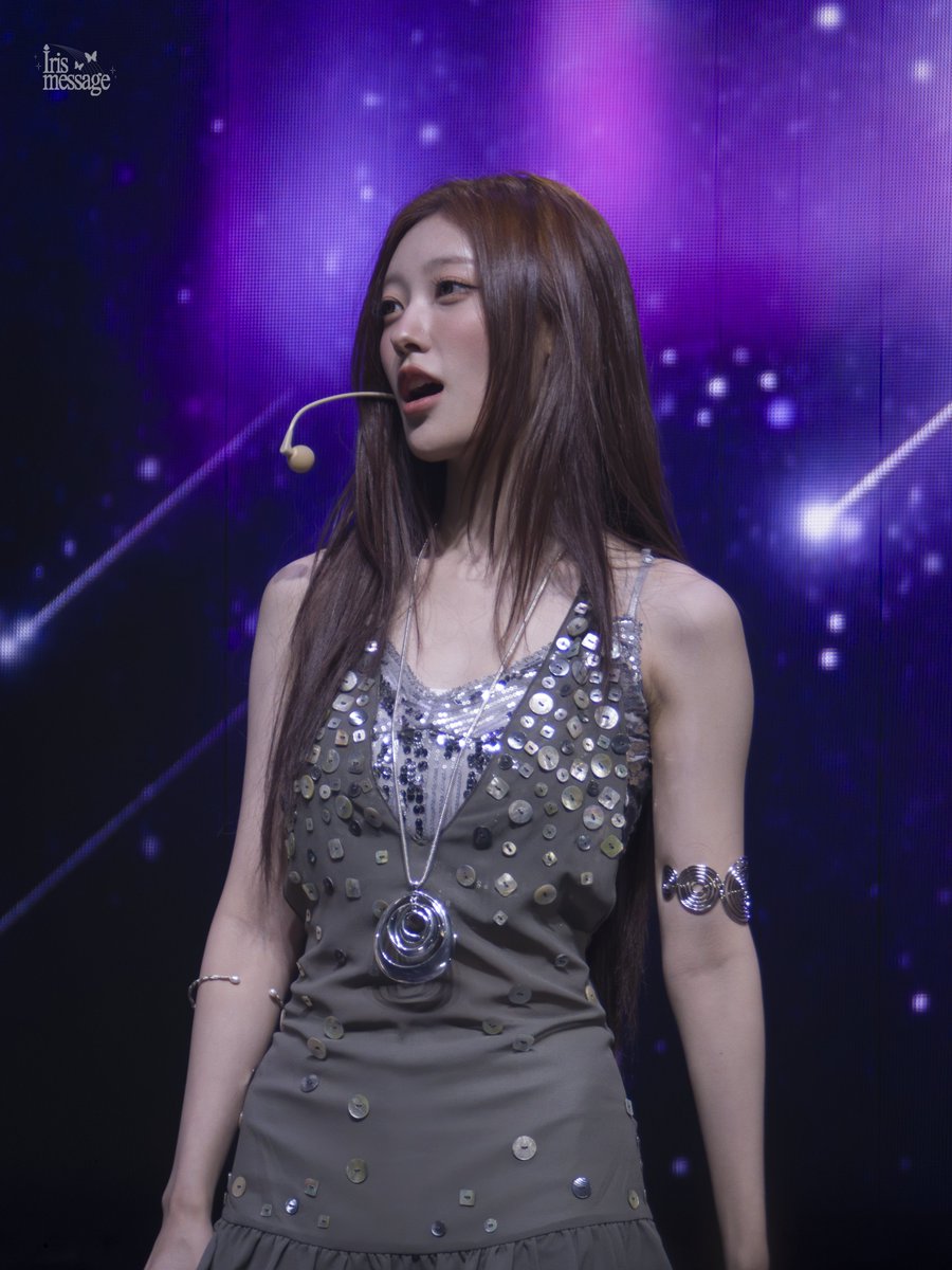 _iris_message's tweet photo. 260906 <Art of BLUE BLOOD> in Seoul

#아르테미스 #ARTMS #최리 #Choerry https://t.co/kmoichFSAX