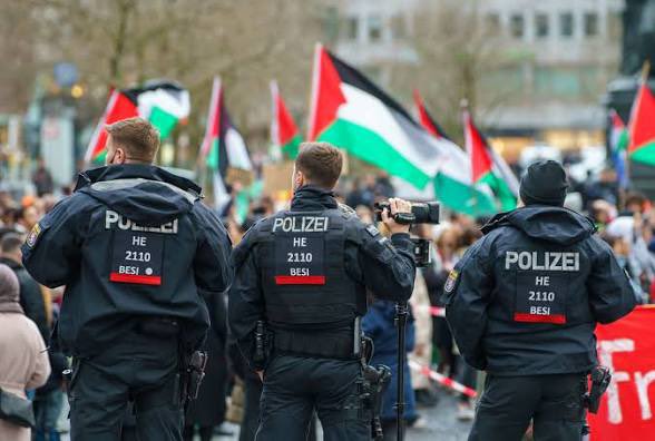 HeidiBachram's tweet photo. Germany’s federal prosecutor just revealed in an indictment that Hamas were DAYS away from carrying out terrorist attacks in Berlin and Vienna last October. Their targets included Jewish community centres. Don’t ever tell me Hamas aren’t active in Europe. It’s a LIE. https://t.co/qC4Pv2Kljr