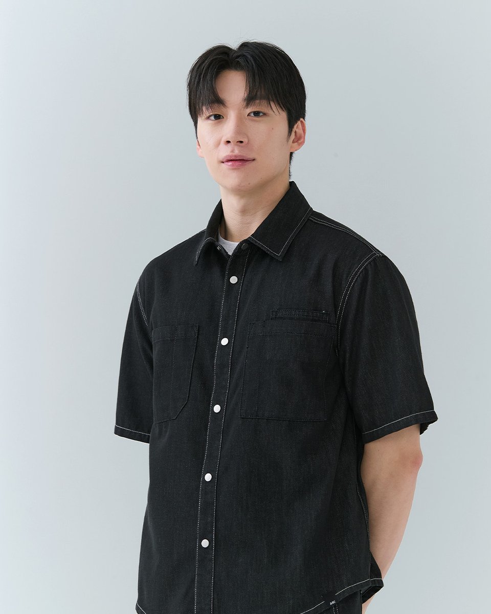 CythiaOrnevulc's tweet photo. 상의 : 불변 난스판 블랙 반팔 데님 셔츠
하의 : 불변 난스판 블랙 밴딩 와이드핏 4부
세련된 블랙 데님 셋업으로 심플하면서도
스타일리시한 여름 데일리룩을 즐겨보세요. #잠뱅이   #여름 #여름신상 #여름코디 #반팔 #반팔셔츠 #오버핏 https://t.co/Xxdoh8dcIr