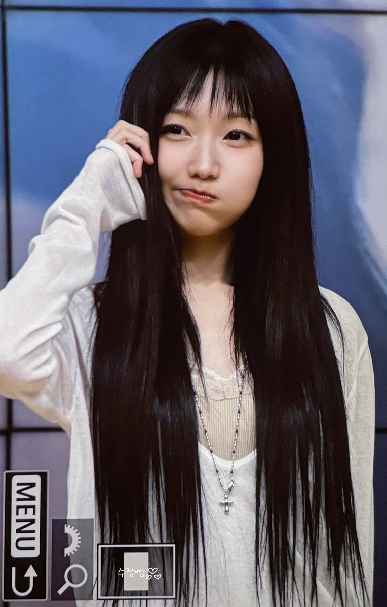 sujeongbbang1's tweet photo. [260911]
[📸]
뮤직플랜트 팬싸인회
수정이 프리뷰
진짜 오랜만이다
보고 싶었어🫣💗🫶🏻
#류수정 #Ryusujeong #수정 #Sujeong #スジョン 
#러블리즈 #Lovelyz https://t.co/ESfJCleh5F