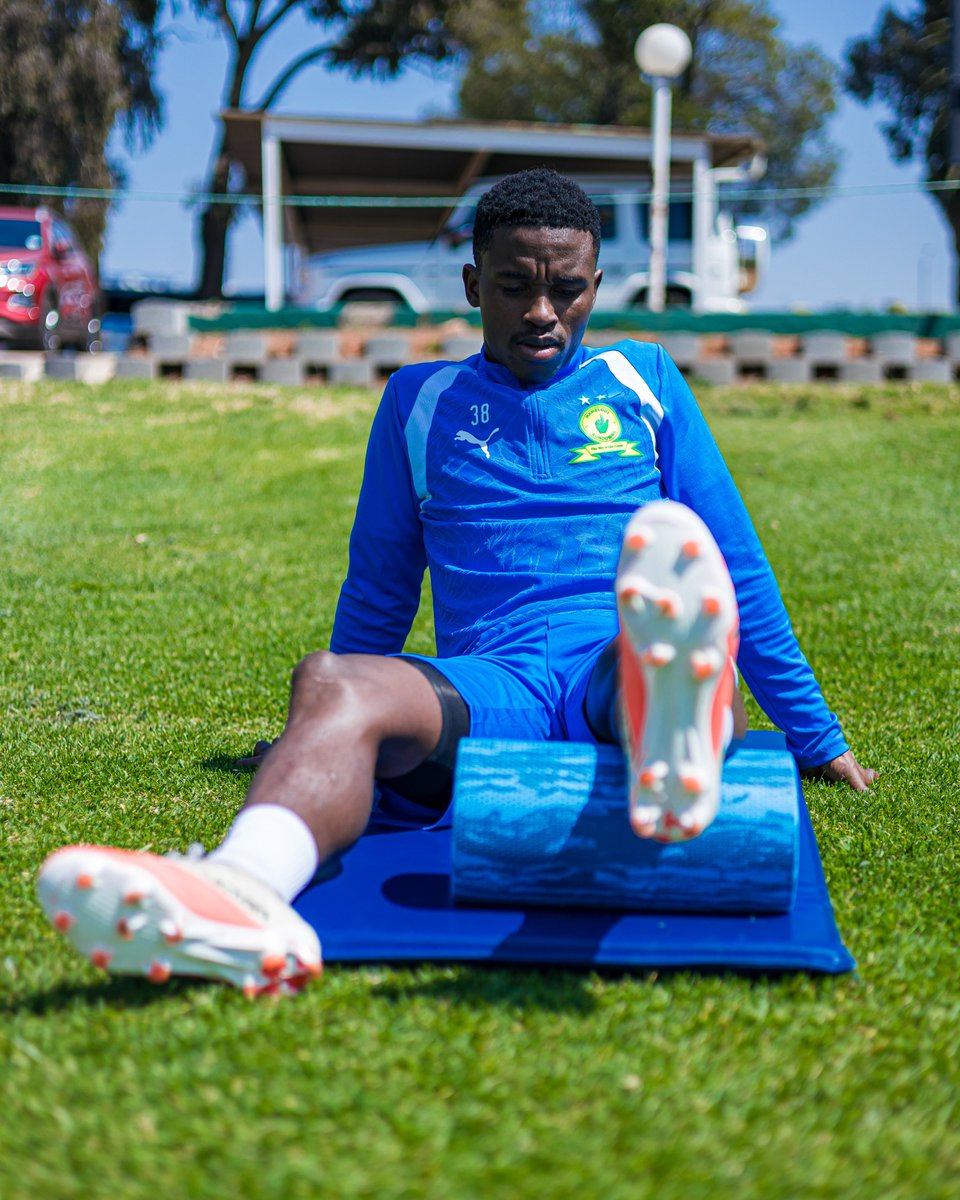 Masandawana's tweet photo. Friday work done✅

#Sundowns #BetwayPrem #NeverStopRising https://t.co/lXBKnDDFWn