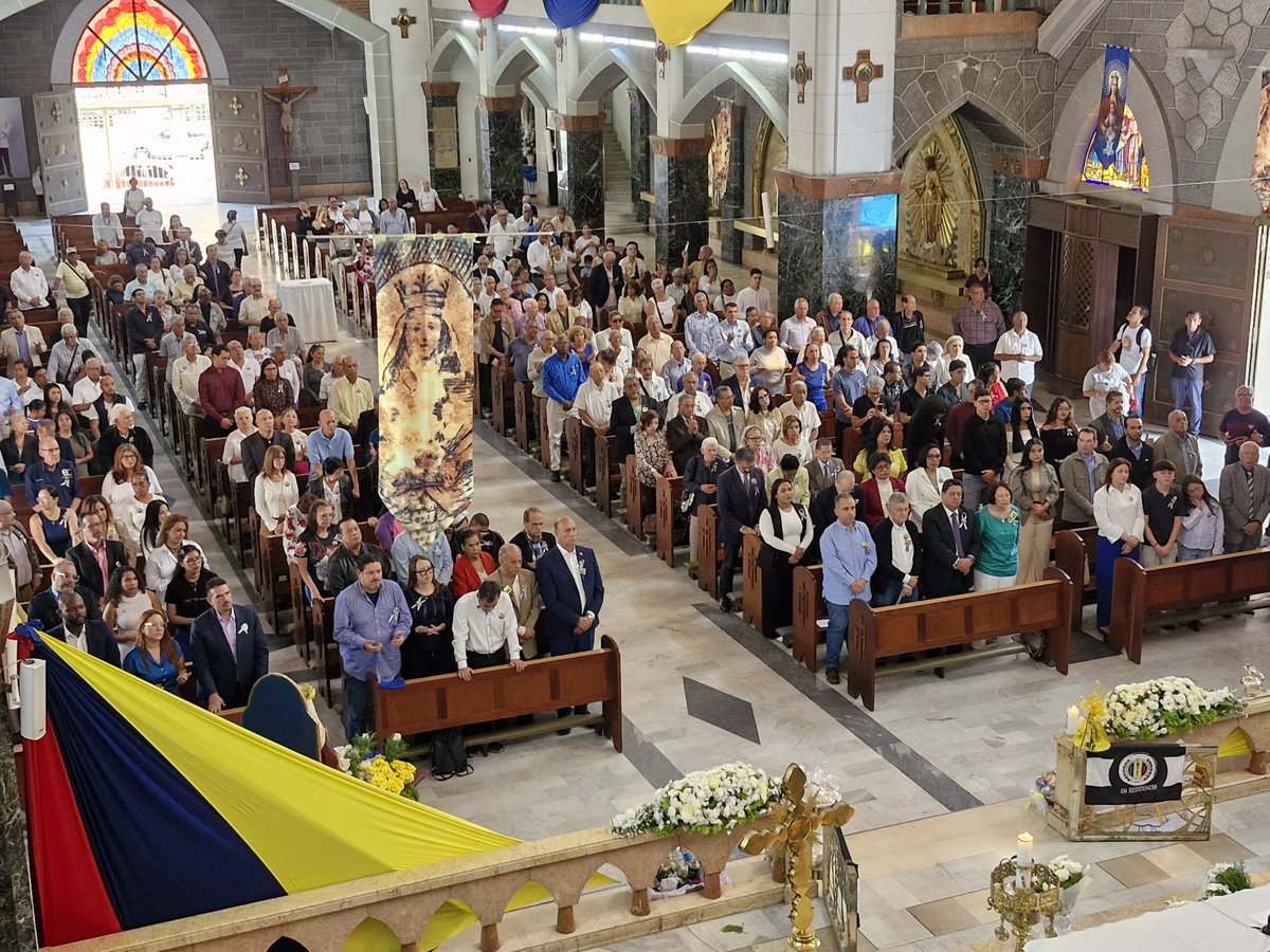 PieroMaroun's tweet photo. Junto a la Dirección Nacional y nuestros compañeros de Caracas, iniciamos la programación nacional aniversaria de nuestro partido con una misa en el Santuario de Nuestra Señora de Coromoto, parroquia El Paraíso. En conmemoración a los 85 años de historia de nuestra organización política, hoy en resistencia al servicio de Venezuela. 

La historia nos respalda, el futuro nos convoca.