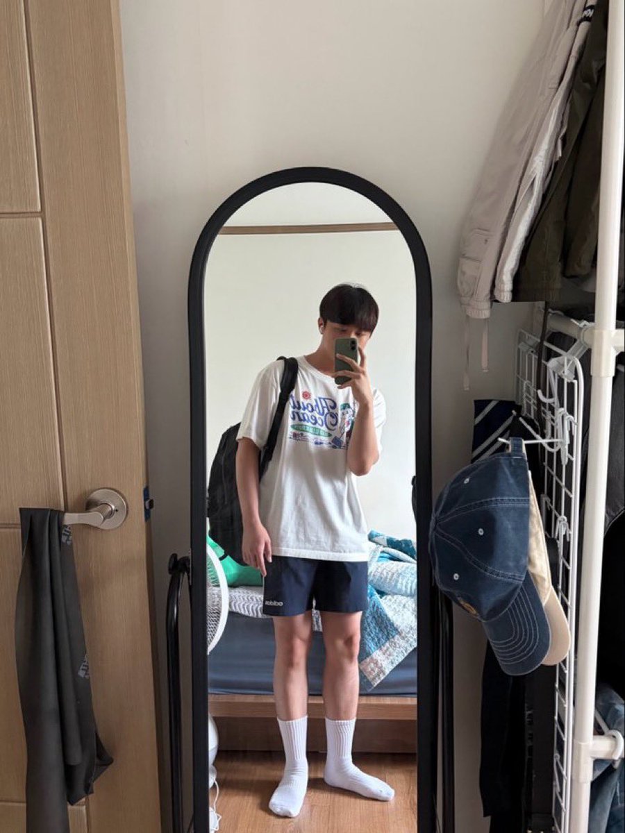 Chaesopic's tweet photo. 여름아 안녕 https://t.co/WiorigYRm5