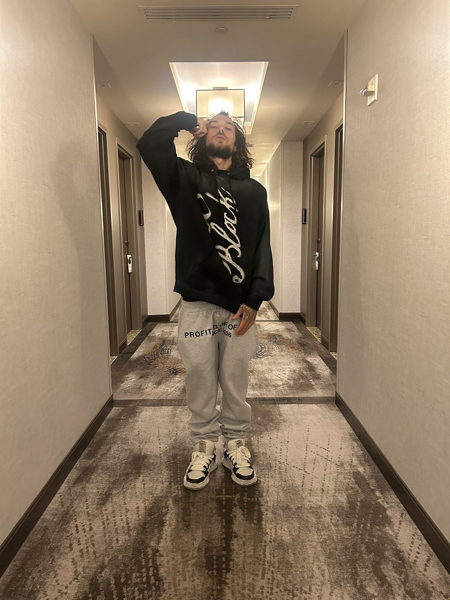slimgucci59's tweet photo. new songs out now 
https://t.co/5e4WIfne9y https://t.co/dEhDkmmA7j