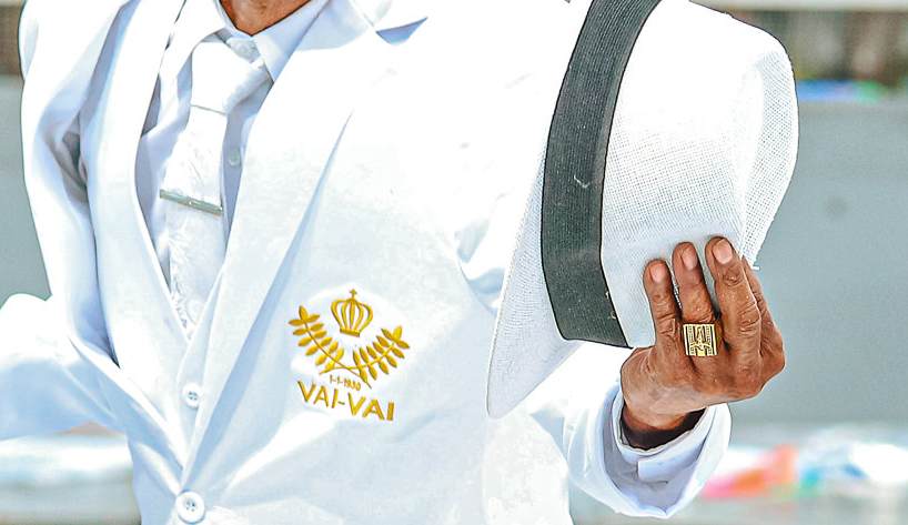 srzdcarnaval's tweet photo. VÍDEO: #VaiVai quando tem sambão, muda a conversa!
https://t.co/rsXH1DwH3P https://t.co/pQLrOpROmq