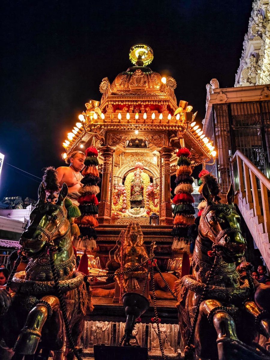 KanchiMatham's tweet photo. காஞ்சி ஸ்ரீ காமாக்ஷி அம்பாள் சுக்ர வார தங்கரத உத்ஸவம்- #Kanchi Kamakshi Ambal Devasthanam- Shukravaram Swarna Rathotsavam performed this evening- 11 Sep. 2026 #kamakoti https://t.co/8eUtEvzioY