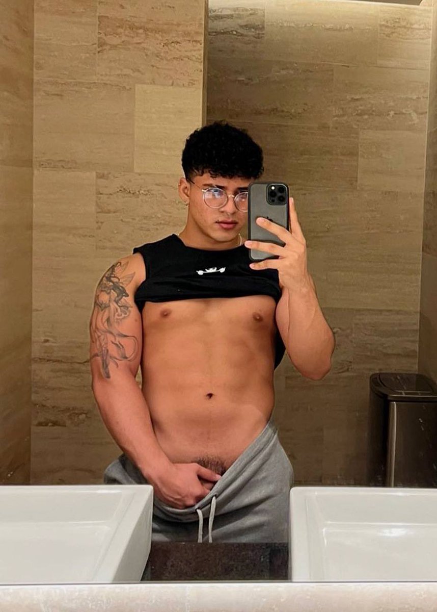 Only_Privadoo's tweet photo. Daniel Zambrano está disponible en nuestro canal exclusivo de Telegram. Manda DM para acceder a él. 🙈🔥💲 https://t.co/YHvRUJvnQp