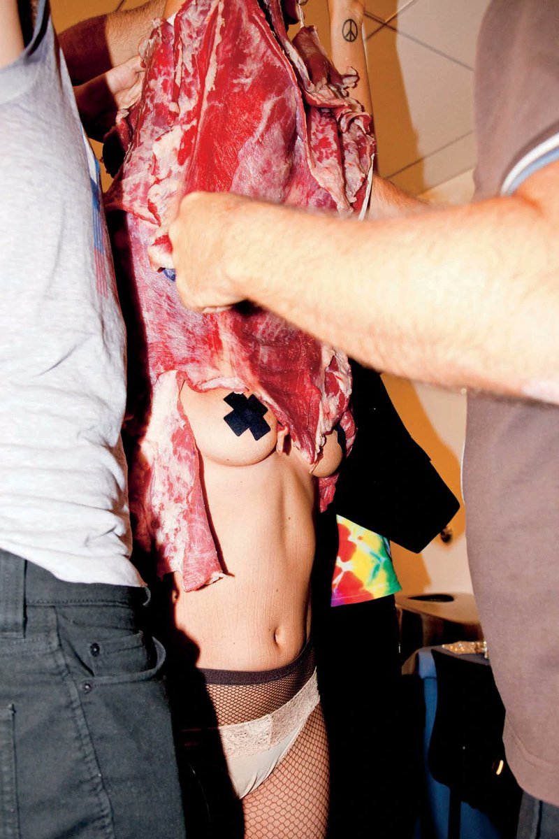 AMENARTPOP's tweet photo. 16 years ago, lady gaga wore her iconic meat dress at the vmas. https://t.co/YTU4htfkLi