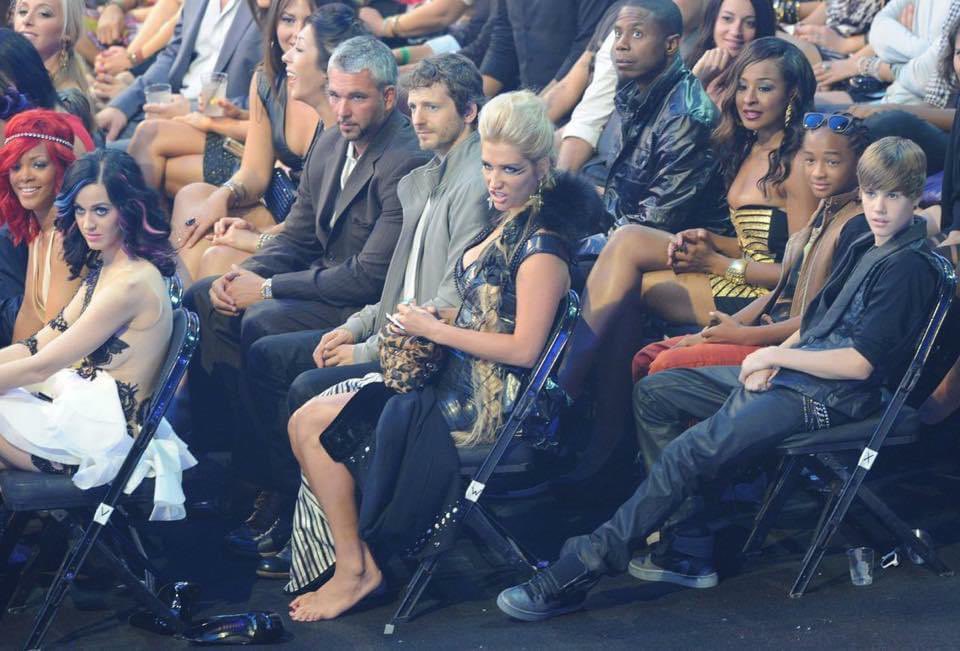 AMENARTPOP's tweet photo. 16 years ago, lady gaga wore her iconic meat dress at the vmas. https://t.co/YTU4htfkLi