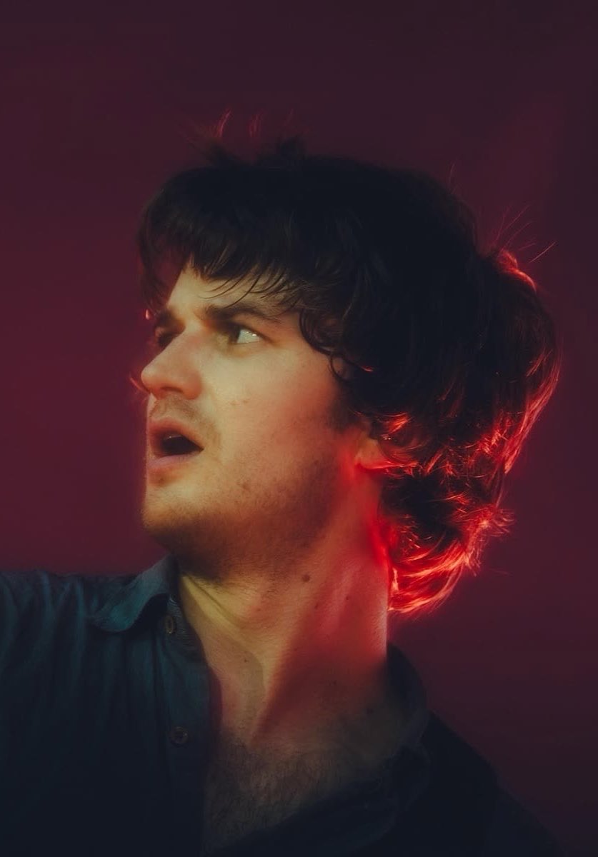 starlikecomet's tweet photo. oh to be a camera pointed at joe keery https://t.co/oUWBF14Rfq
