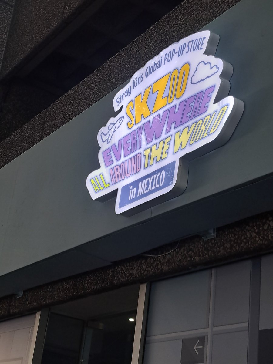 skzinfoespmx's tweet photo. Ya entraron STAYs a la pop up, todo se va bien rápido?

Manden fotitos de su experiencia y los precios de la merch 🥺🫣 https://t.co/Mn5GS9Lmlz
