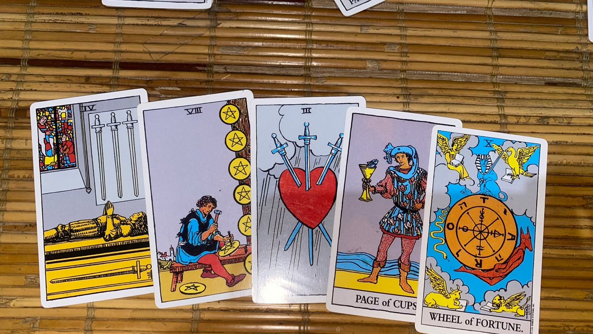 Simpenanjule's tweet photo. kartu tarot orang pintar membaca nasibb 😏 https://t.co/mUGSMVwPLA
