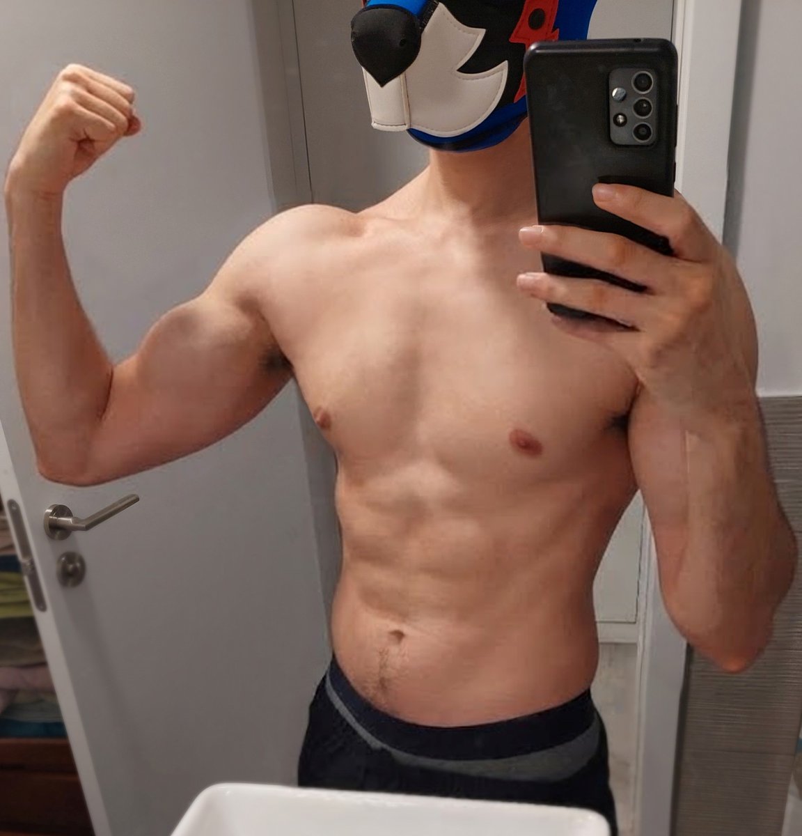Intj0ri's tweet photo. First pics with the hood, thanks @PuppyPlayExpert
... I will adjust and show the ears soon, I promise! https://t.co/Gn70DqxEh0