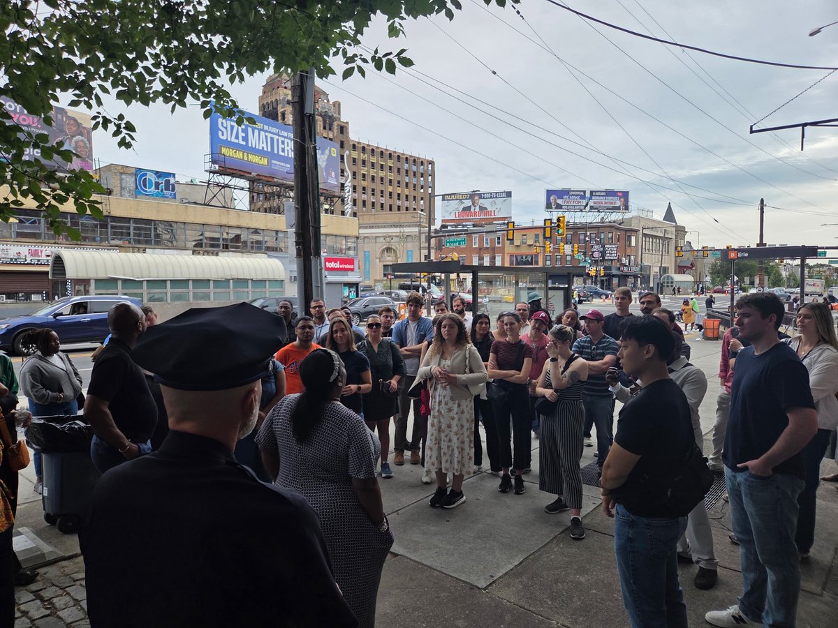 PPDInspJThomas's tweet photo. Today I had the opportunity to speak with a new class of Assistant District Attorneys at Broad &amp; Erie in the 39th District as they prepare to be sworn in. We discussed public safety, community trust &amp; police-prosecutor partnerships. Shout-out to G. Lamar Stewart &amp; his team! https://t.co/ZNocJ5JGTu