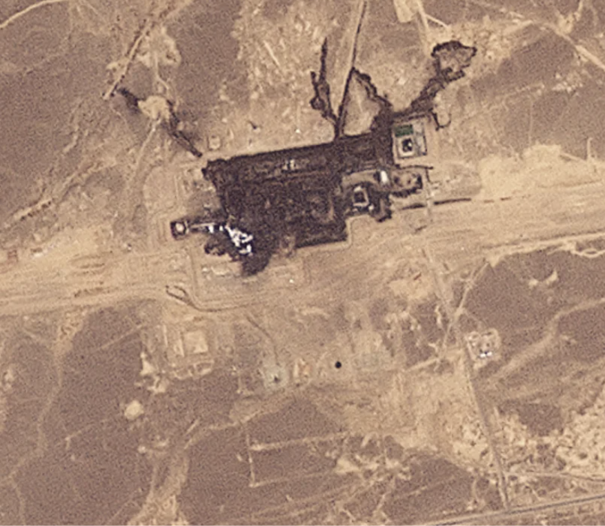 Rory_Johnston's tweet photo. CNN now confirming (via US officials) the suspected strikes on Saudi Arabia's critical East-West Pipeline.

Fires at multiple pumping stations.

One of the pumping stations before/after. https://t.co/1lRKEtuyjg