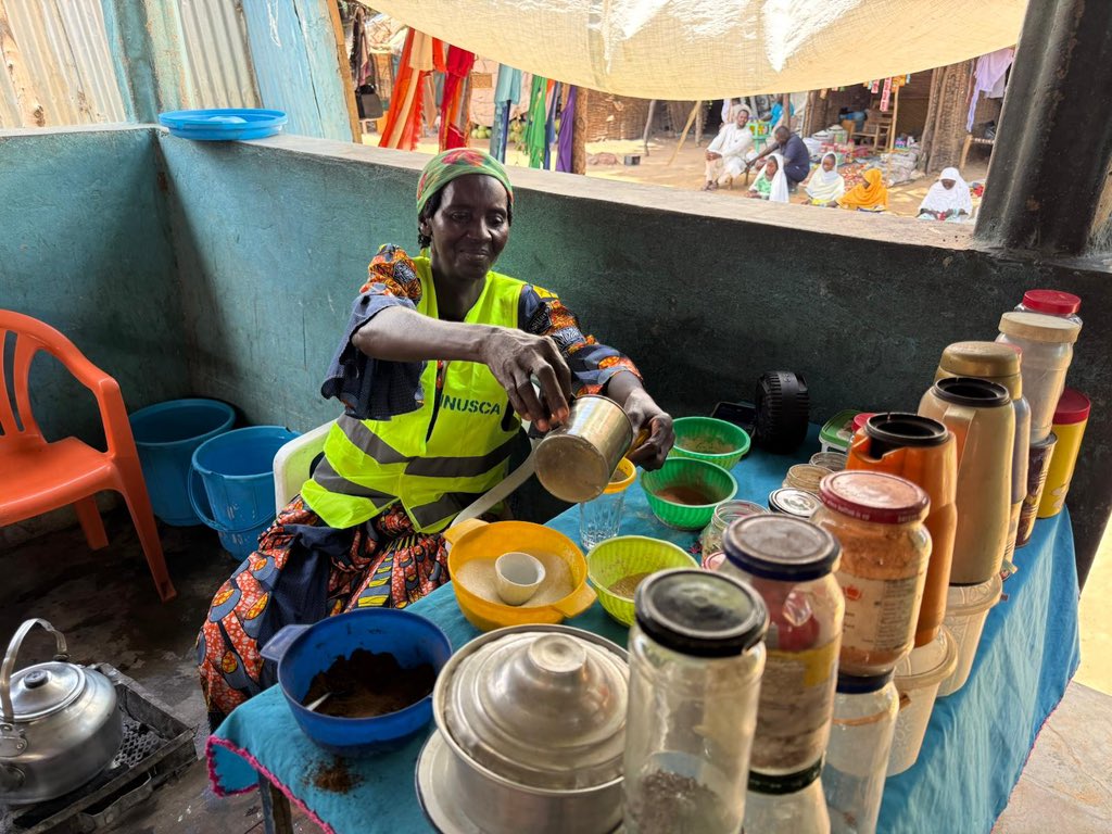 UN_CAR's tweet photo. Depuis 2021, le Programme de réduction de la violence communautaire de la MINUSCA a transformé des vies dans la Vakaga🇨🇫.+3 000 bénéficiaires, dont 52 % de femmes, formés à des métiers porteurs. Formation, emploi, autonomisation et cohésion sociale sont au cœur d’une paix durable https://t.co/gaqTz0yc6D
