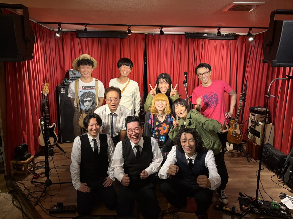 tennessee0128's tweet photo. SOUTO Presents
"Show Me Your Way"にご来場いただきありがとうございました‼️

THE VAWVAS @the_vawvas 5年ぶりのステージやりました！

寝たふりナッパーズ @napper_zzz 
ポップコーンズ @bangaichi69 

最高でした！

ご来場いただいたみなさん
早稲田RiNen @waseda_rinen 
ありがとうございました https://t.co/8RqG7KHIoS