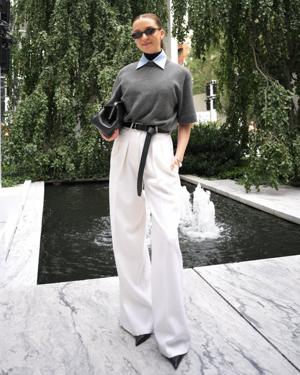 MichaelKors's tweet photo. Portrait mode. Lisa Rinna, Nicole Brydon Bloom, Ashe and more step out at the Spring/Summer 2027 Michael Kors Collection runway show.
#MichaelKorsCollection
#NYFW https://t.co/C3n5GLt3tN
