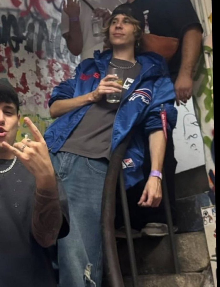 onlybed18's tweet photo. Porque el Rubius parece un adolescente cualquiera cuando tiene 36 años???  Igual lo amo https://t.co/tr7gkkabfs