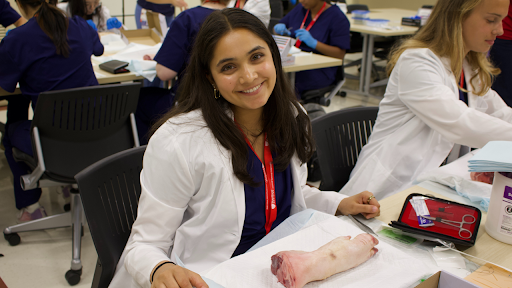 StanfordDeptMed's tweet photo. Before committing to a #PreMed track in college, high school senior Tara Srinivasan wanted to know if medicine was truly the field for her. Through #StanDOM's two-week Clinical Summer Internship, she had the chance to find out firsthand. https://t.co/7t3FBqGunA https://t.co/eHsfBPjTRb