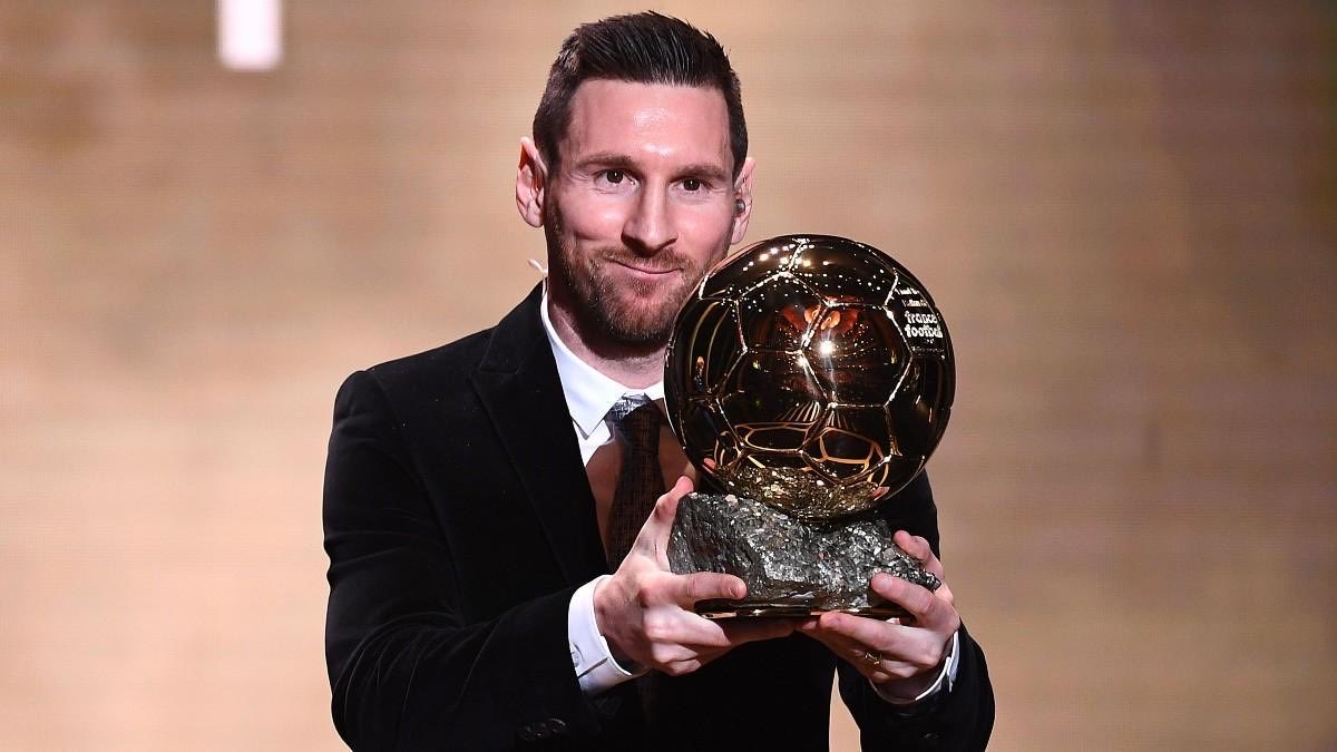 Somhiseremfcb's tweet photo. 🗣️Kylian Mbappé: “Durante algunos años, me consideré el MEJOR jugador del mundo. No veía a NINGÚN jugador mejor que yo.

Luego, cuando Messi llegaba a la ceremonia y ganaba, yo decía: ‘El MEJOR jugador está en el escenario.’ Sin problema.” https://t.co/N4FGVGbRHQ