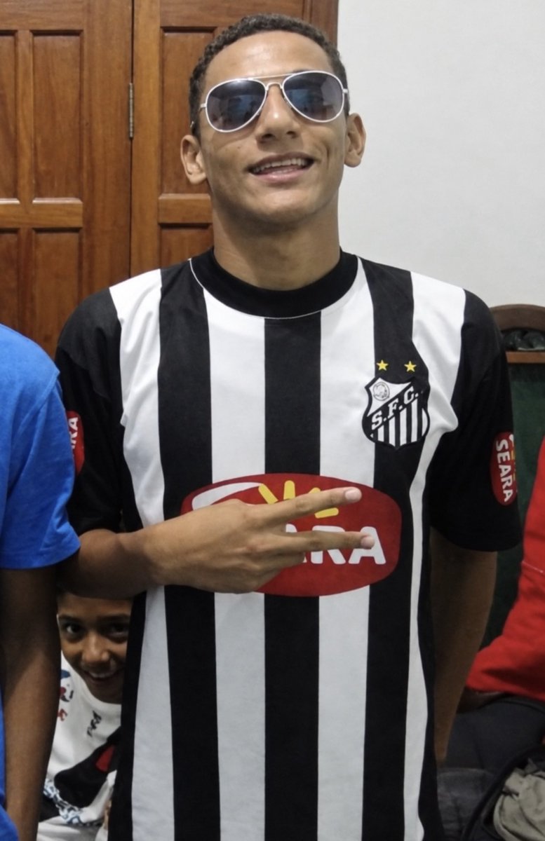 ComandoSantista's tweet photo. O Santos poderia ir atrás do Richarlison que é #MeninoDaVila, né?
Vamos, Santos! https://t.co/FF5s3kelrZ