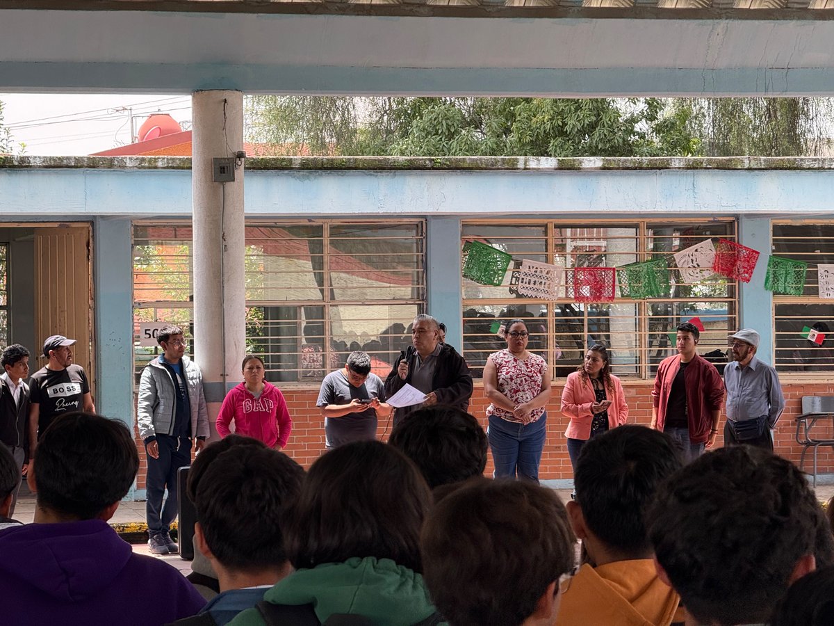 fnerrrcdmx1's tweet photo. Una #EscuelaSinAgua no puede funcionar de manera digna para todos los estudiantes.
¡El agua es un derecho! ✊🏻❤️‍🔥
@daniel_ser @OperaguaIzcalli @GobIzcalli https://t.co/m2Kxsk488z