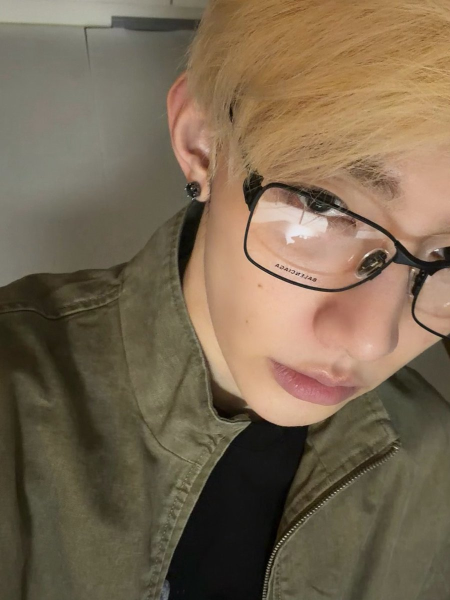haotexts's tweet photo. 260911 🎻💭

*sent 11.57pm https://t.co/PwdfxEariJ