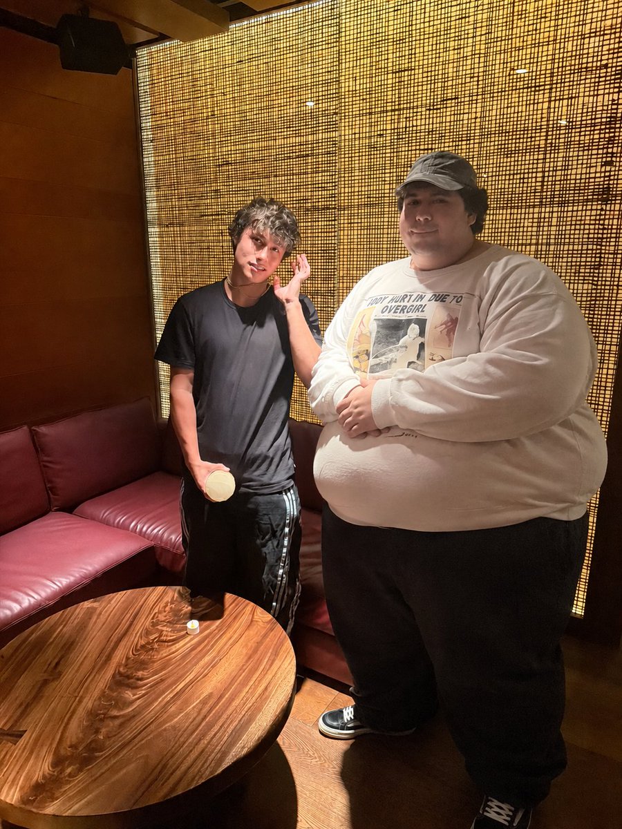 insentos's tweet photo. private room shi https://t.co/wPG9qAN8W9