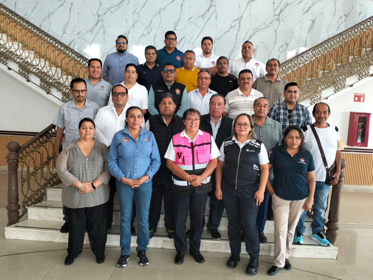 CTM_GTO's tweet photo. El secretario general del sindicato Nacional de Trabajadores de la Industria de Refrigeradoras y Empacadoras de productos Alimenticios, Similares y Conexos #CTM, Héctor Hugo Varela Flores, agradeció el respaldo para la renovación del Comité Ejecutivo Nacional https://t.co/5QLAknrZ5w