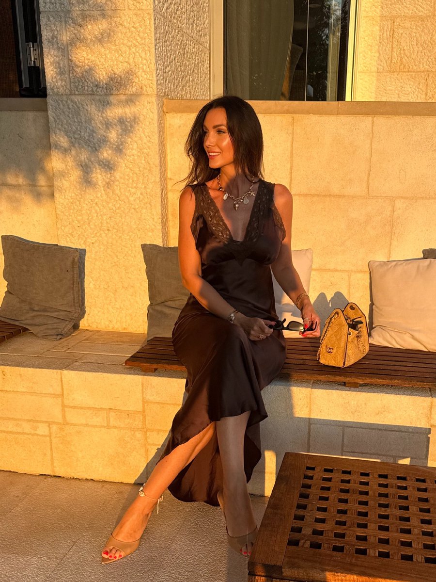 368vanessa's tweet photo. When you do something noble and beautiful, yet no one notices, don’t despair. For the sun rises every morning in all its splendor, even though the vast majority of its audience is still asleep.
~John Lennon~ https://t.co/0kyoqTYh5f
