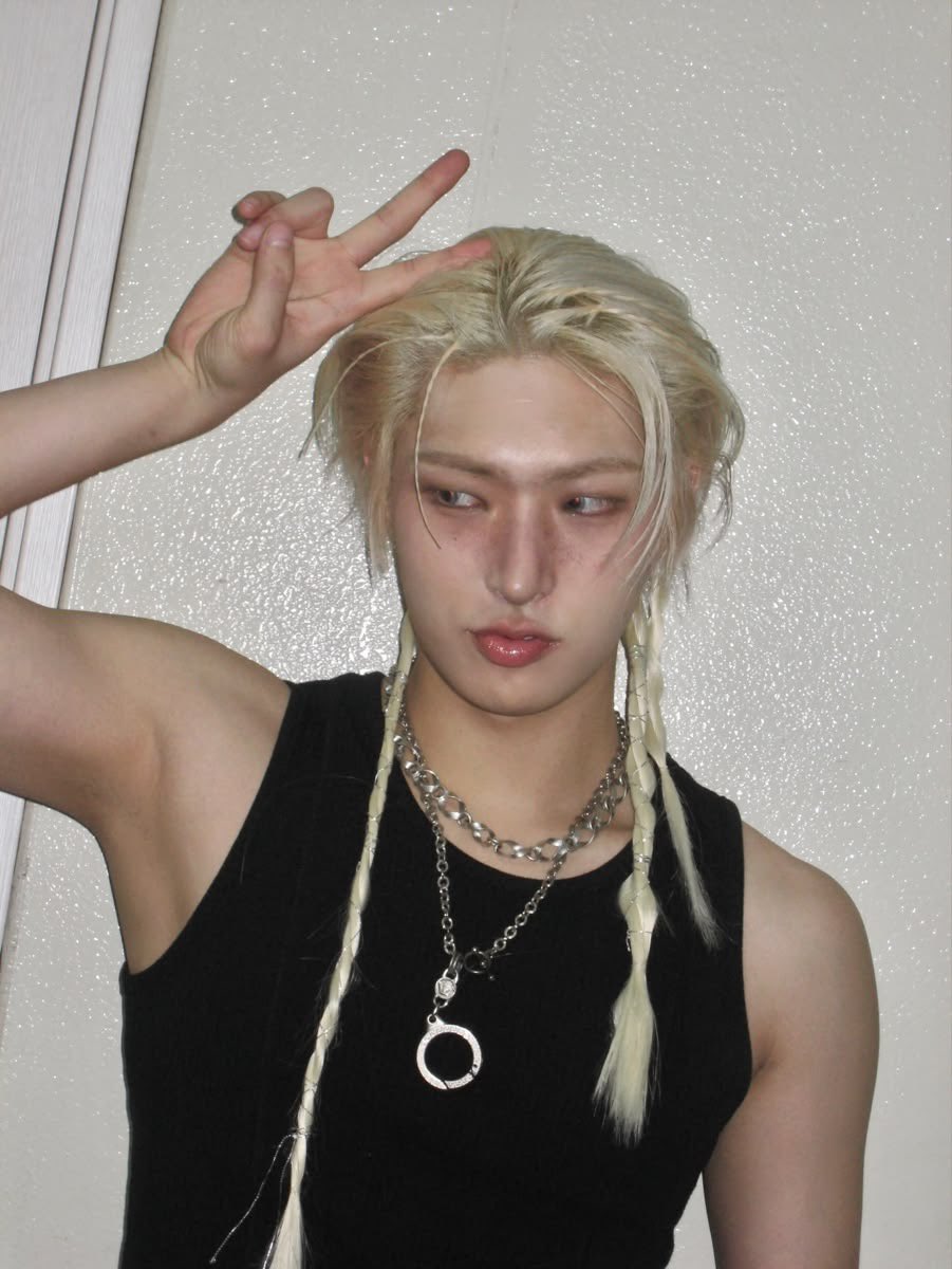 yungisholic's tweet photo. blonde mingi is his peak babygirlism https://t.co/Xx7YwwXene