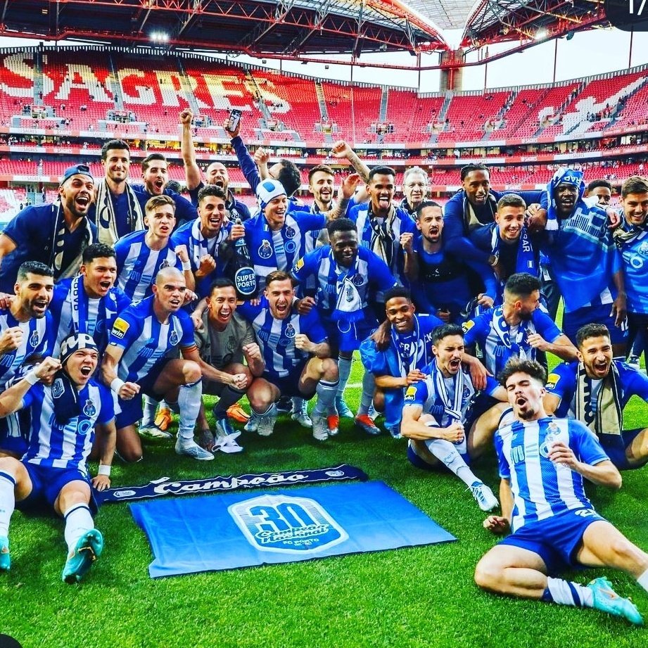 Magaa1893's tweet photo. @QuimQueiros @mariana_maz94 Olha oq e ser pai de um estádio https://t.co/JXUgLumtWf