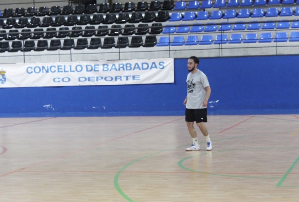 Kinafutsal's tweet photo. Otro entreno, mismas ganas y muchas risas. 🖤⚽

¡Seguimos sumando! https://t.co/SVbmXYysvK