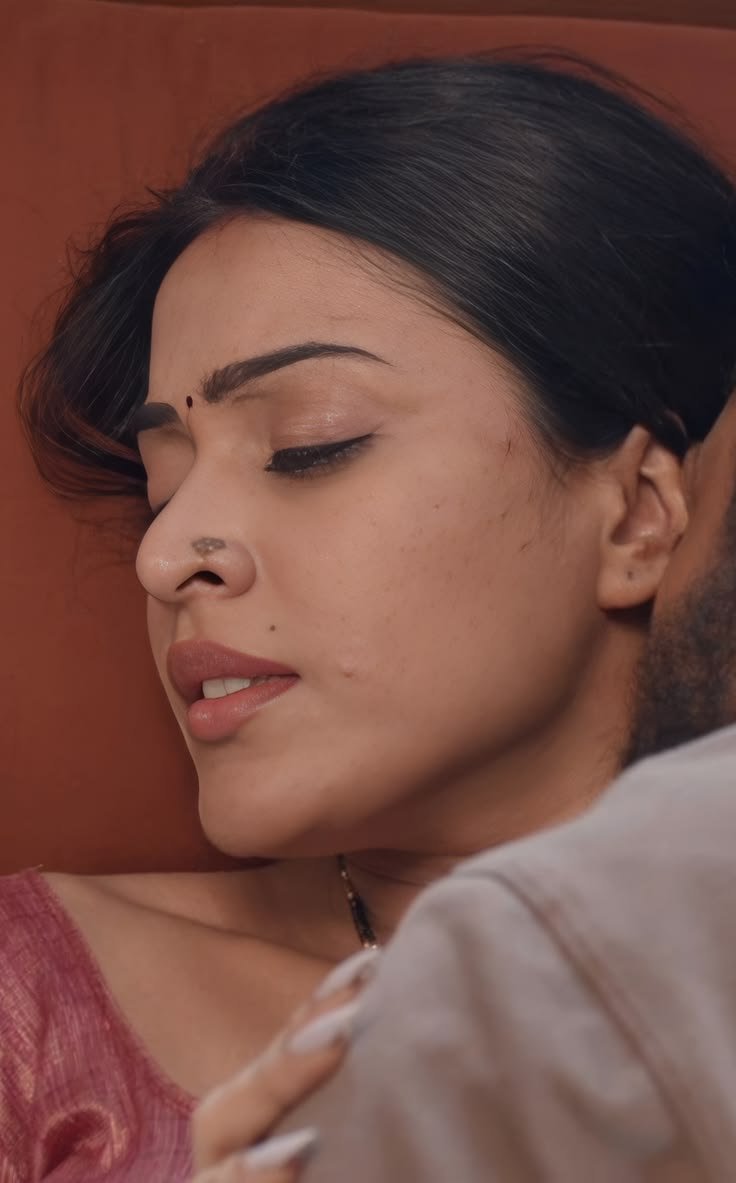 Sarojamemes____'s tweet photo. 77.
My wife told i don't want to work in your friend office 
But due to financial issue I made her to work for few months. She agreed after hesitation 
After 8 months now i asked her to quit and she said no 
The reason is he is banging her every day and giving multiple orgasms https://t.co/pWJripGnkg