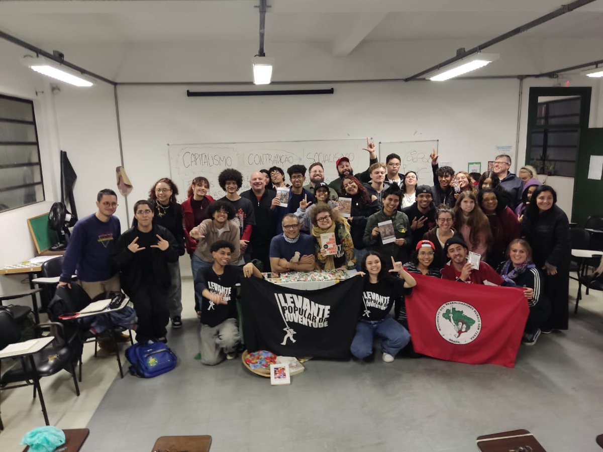 vijayprashad's tweet photo. É uma grande alegria estar na Escola Nacional Paulo Freire para falar sobre as contradições do capitalismo e o caminho que já estamos construindo rumo ao socialismo. https://t.co/DfIGrd9UNy