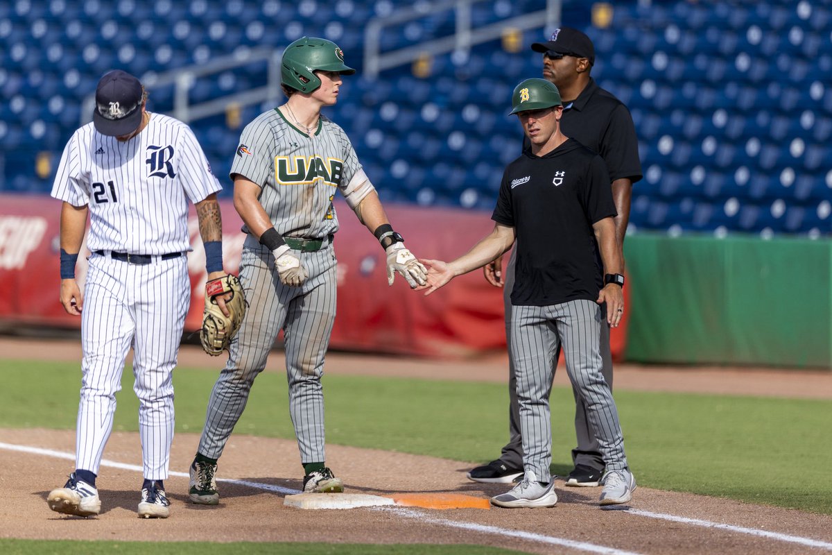 UAB_Baseball's tweet photo. #FunFactFriday

This season, the Blazers had 22 games in which they drew 6+ walks in a game, contributing to one of two .400+ OBP totals in the American Conference.

UAB had multiple walks in 54 of 58 games this season (that’s a lot of fist bumps for @CoachMossUAB at first base). https://t.co/Dp2fSkX7eC