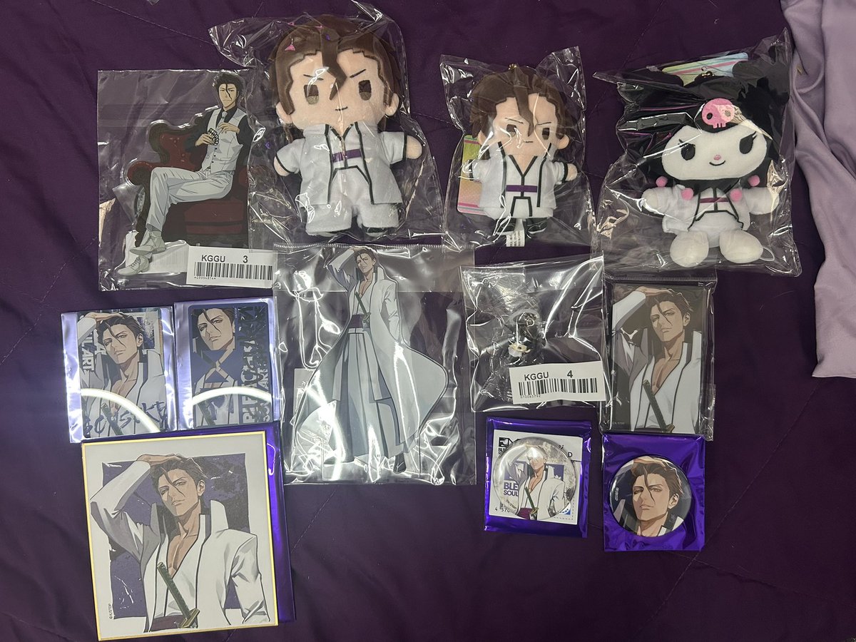aizenluvr's tweet photo. i’ve been waiting for this aizen merch for so long and it finally arrived AAAA 💜💜💜 https://t.co/Ashoo8AC7N