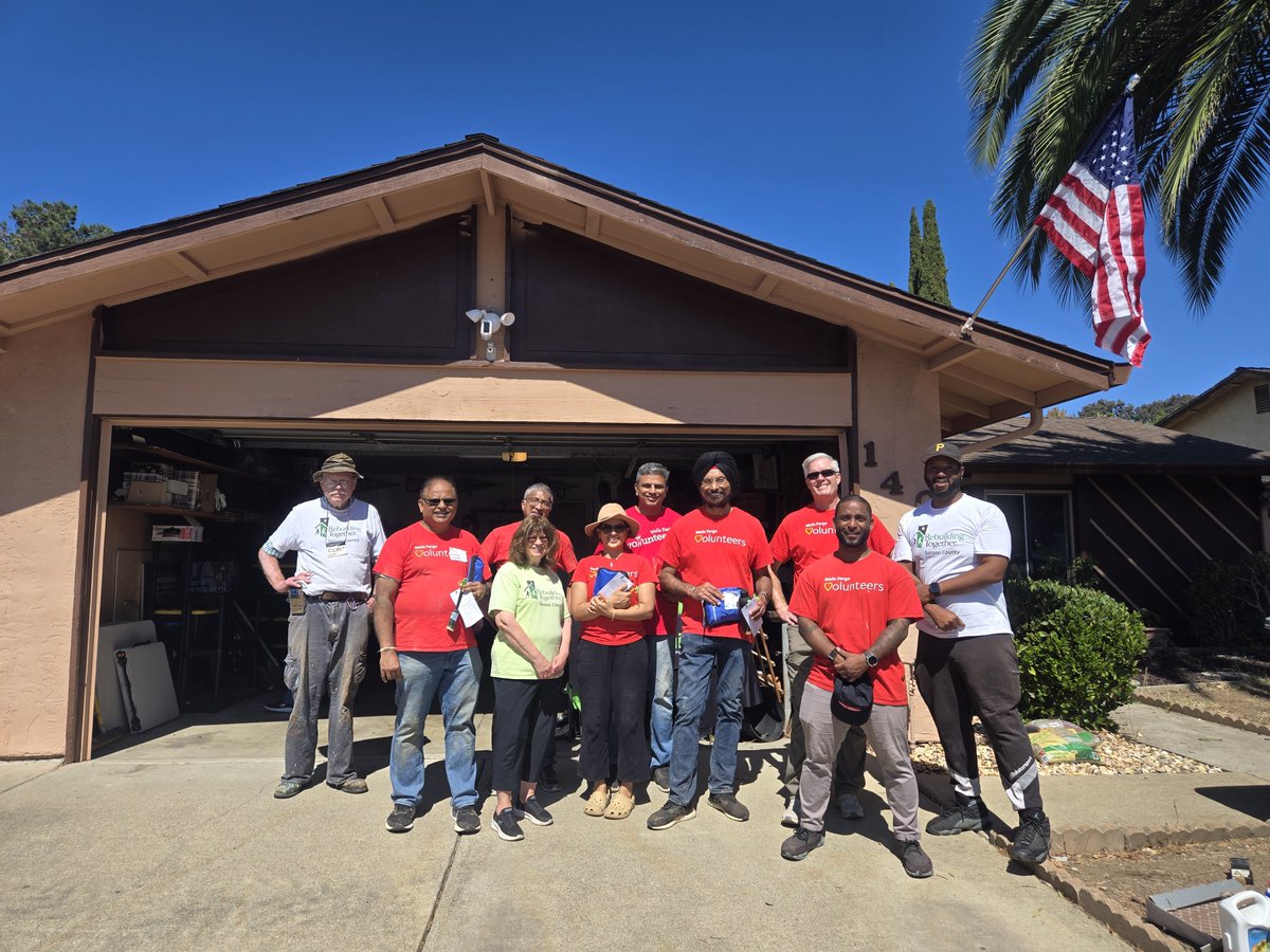 RtscHoffman's tweet photo. lots of home health and safety repairs at home of navy veteran widow by Wells Fargo volunteers on 9.11.26 @WellsFargo @RTUSA https://t.co/yFv8kci1pV