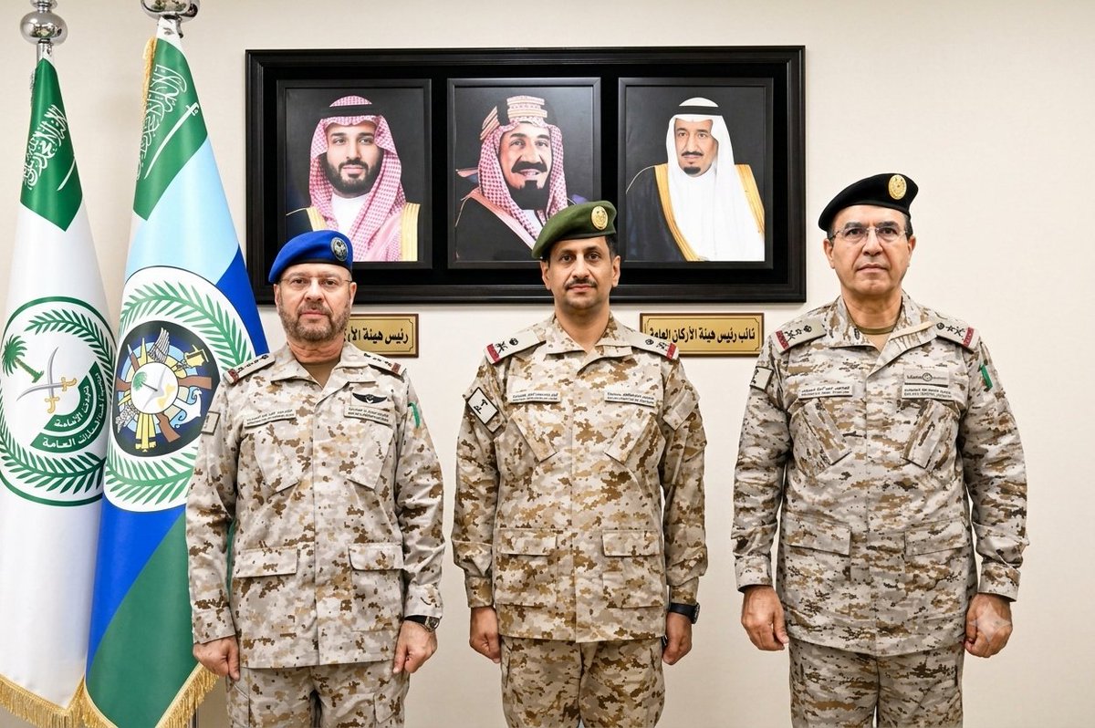 AlharkanS's tweet photo. أبارك لأخي عادل بن عبدالله الحركان الثقة الملكية الكريمة بترقيته لرتبة لواء. 

 وبتقليدٍ كريم من معالي رئيس هيئة الأركان العامة ومعالي نائبه.

​نسأل الله أن يبارك له في هذه الثقة، ويجعلها فاتحة خير وعوناً له على أداء الأمانة لخدمة الدين ثم المليك والوطن. https://t.co/9fSAaZnJ5a