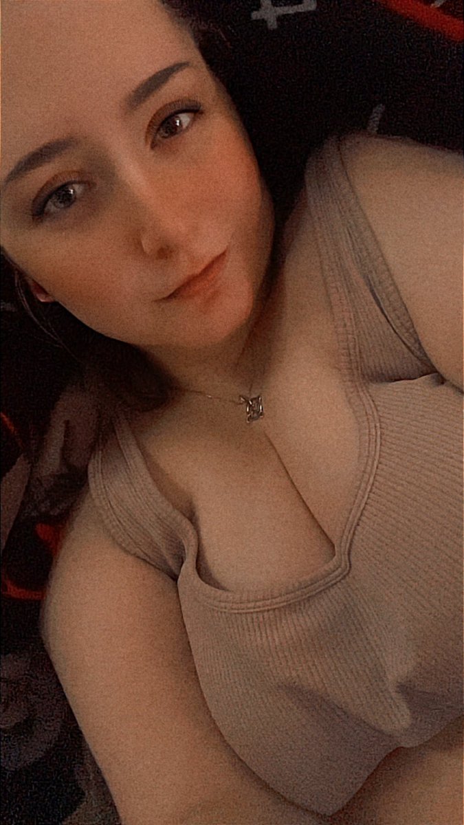 sucubee_'s tweet photo. Things about me!
🖤 Love horror movies or anything horror
🖤Just a baby looking to expend in the porn world
🖤Certified milf
🖤Sweet, sassy, funny
🖤Caked up & naughty
🖤Dark romance girlie with a mask kink
🖤Loves ALL genders
🖤Pansexual asf
🖤Pro & con are my mouth
🖤Living in Minnesota
🖤Open for collabs with males, females, femboys, trans, etc.
Oh! I also message back. 😘 
Let’s get to know one another!