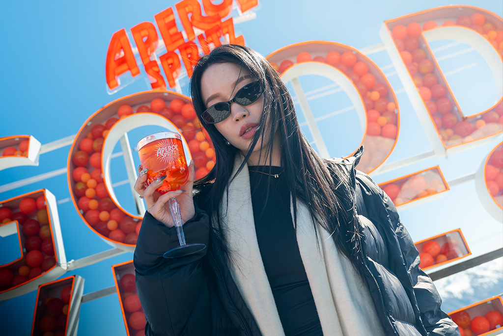 socialgramcl's tweet photo. Revisa las mejores fotos de #AperolSpritz de @AperolChile en El Colorado se tiñó de naranja con música, buena energía, amigos y ese brindis perfecto para celebrar el invierno en la montaña aquí https://t.co/wrZBVNaKp8
 
#PrimeroUnAperolSpritz #AperolChile #Publicidad https://t.co/bLjou7eR0T