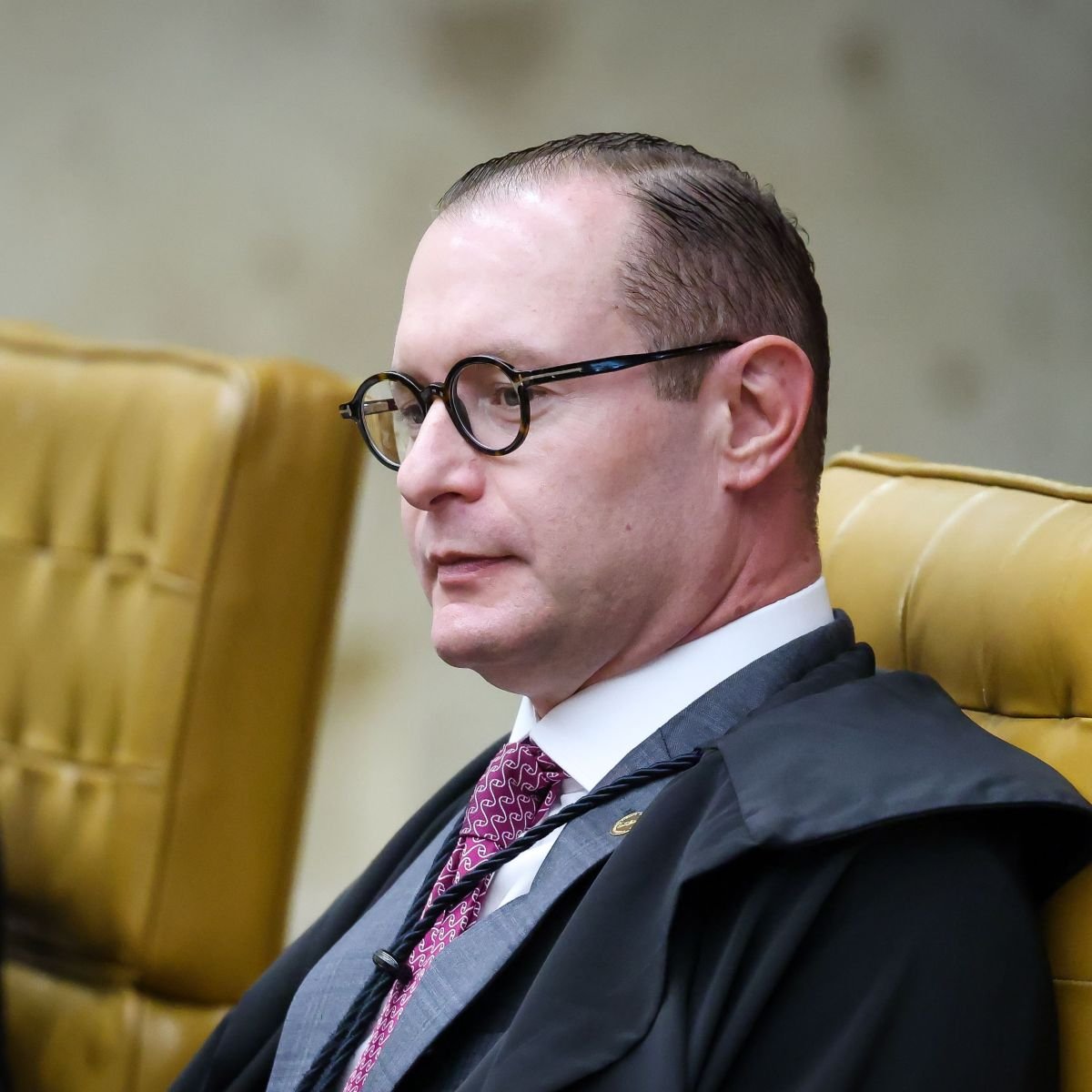 D7353162Santos's tweet photo. URGENTE: AGORA

ZANIN DIZ QUE CELULAR DE VORCARO ESTÁ COM MENDONÇA E DXIGE A LIBERAÇÃO DOS DOCUMENTOS. 

Ministro do STF afirma que conteúdo precisa ser compartilhado e lacre não impede o envio aos ministros do Supremo Tribunal Federal. https://t.co/wHsTKQjmiV