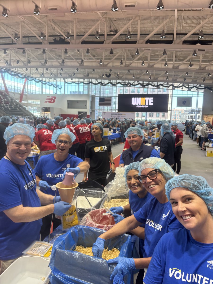 WisdomTreeNews's tweet photo. Today, the WisdomTree team joined @911Day and volunteers across the country for the September 11 National Day of Service and Remembrance, helping pack meals for communities in need.

On the 25th anniversary of 9/11, we remember those we lost and honor those who rose in service. 

#911Day #NeverForget