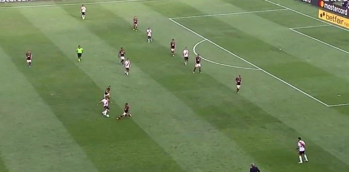 PatoCanulli's tweet photo. Este momento es el efecto mariposa más grande en la historia del fútbol sudamericano. https://t.co/jXmCppJUBd