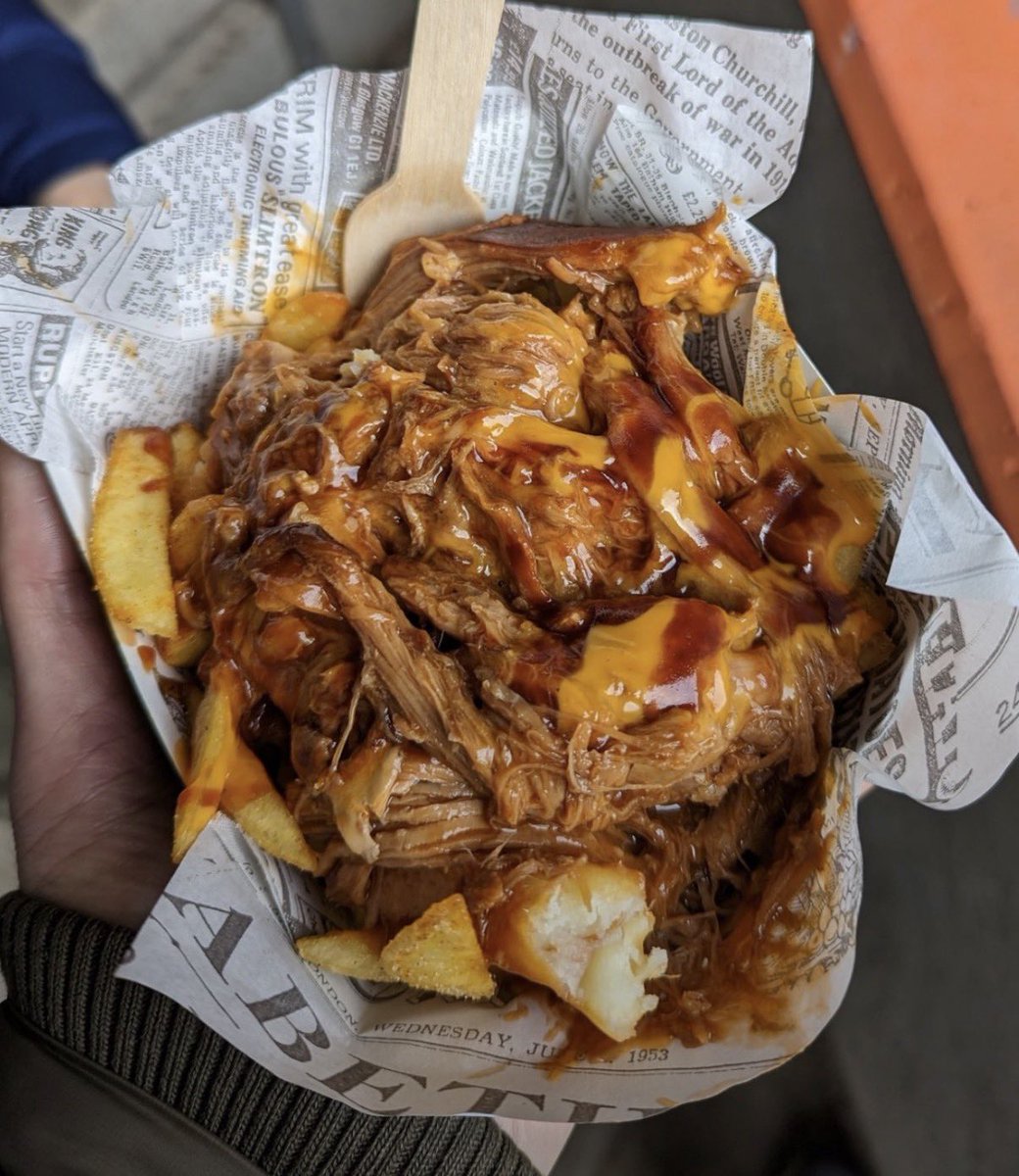 SportScran's tweet photo. Pulled pork loaded chips at Hull City @HullCity 

💷 £4.50 ⚽️ https://t.co/GlmCUeTnAd